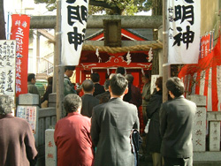 清水稲荷神社　 毎年、初午祭が盛大に行われる