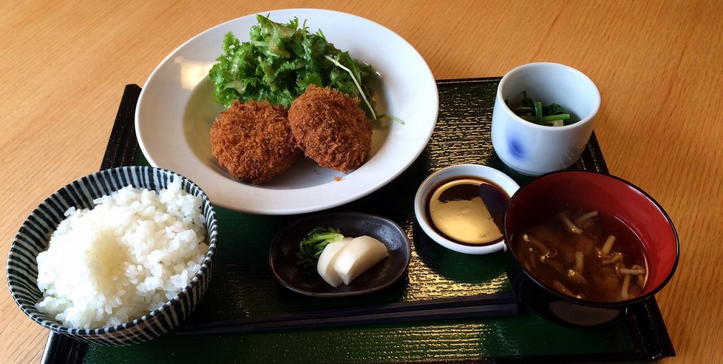 祐天寺ひろば　向日葵　特製メンチカツ定食